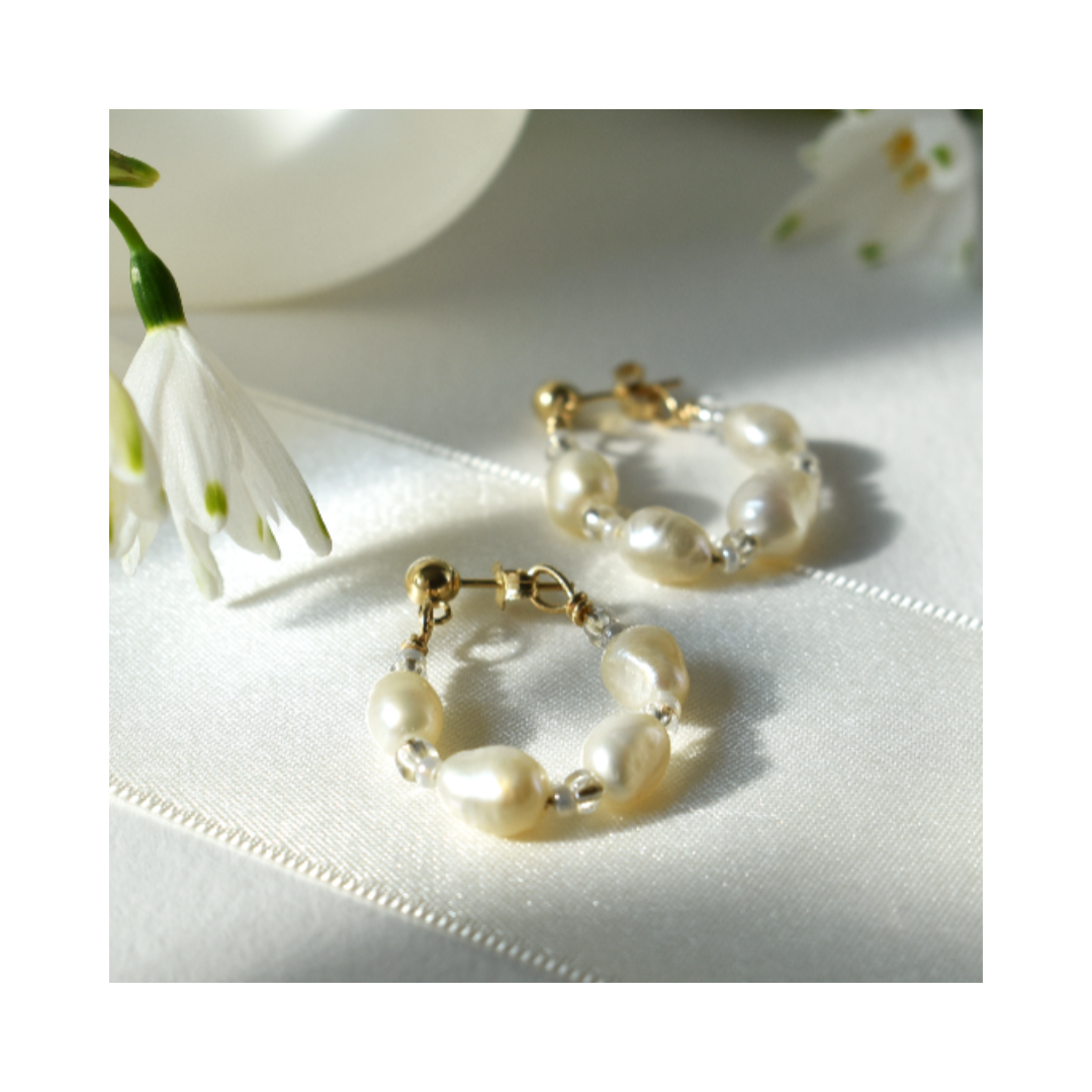 Unique Wedding Gifts & What to Wear This Wedding Season