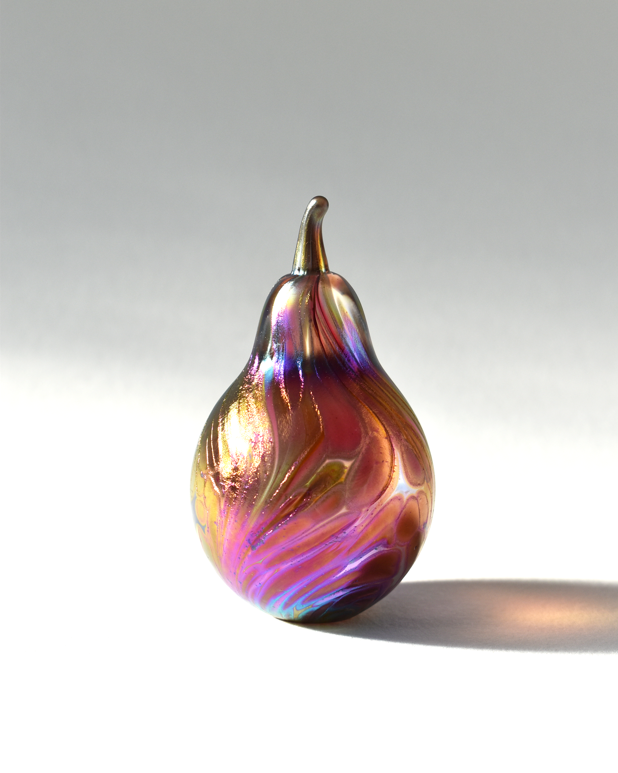 Featherspray Pink Blown Glass Pear (S)