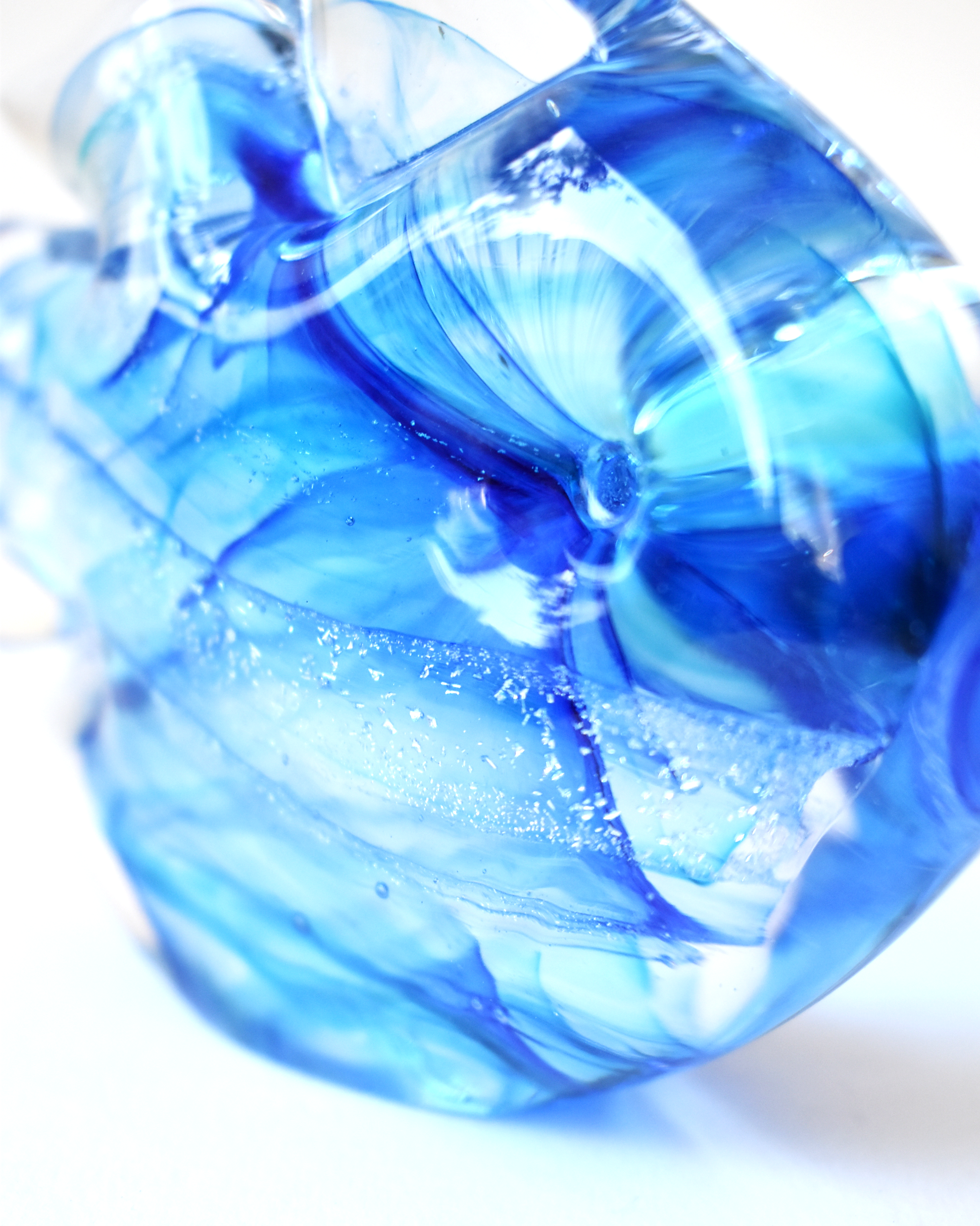 Streaky Blue Sparkle Glass Fish