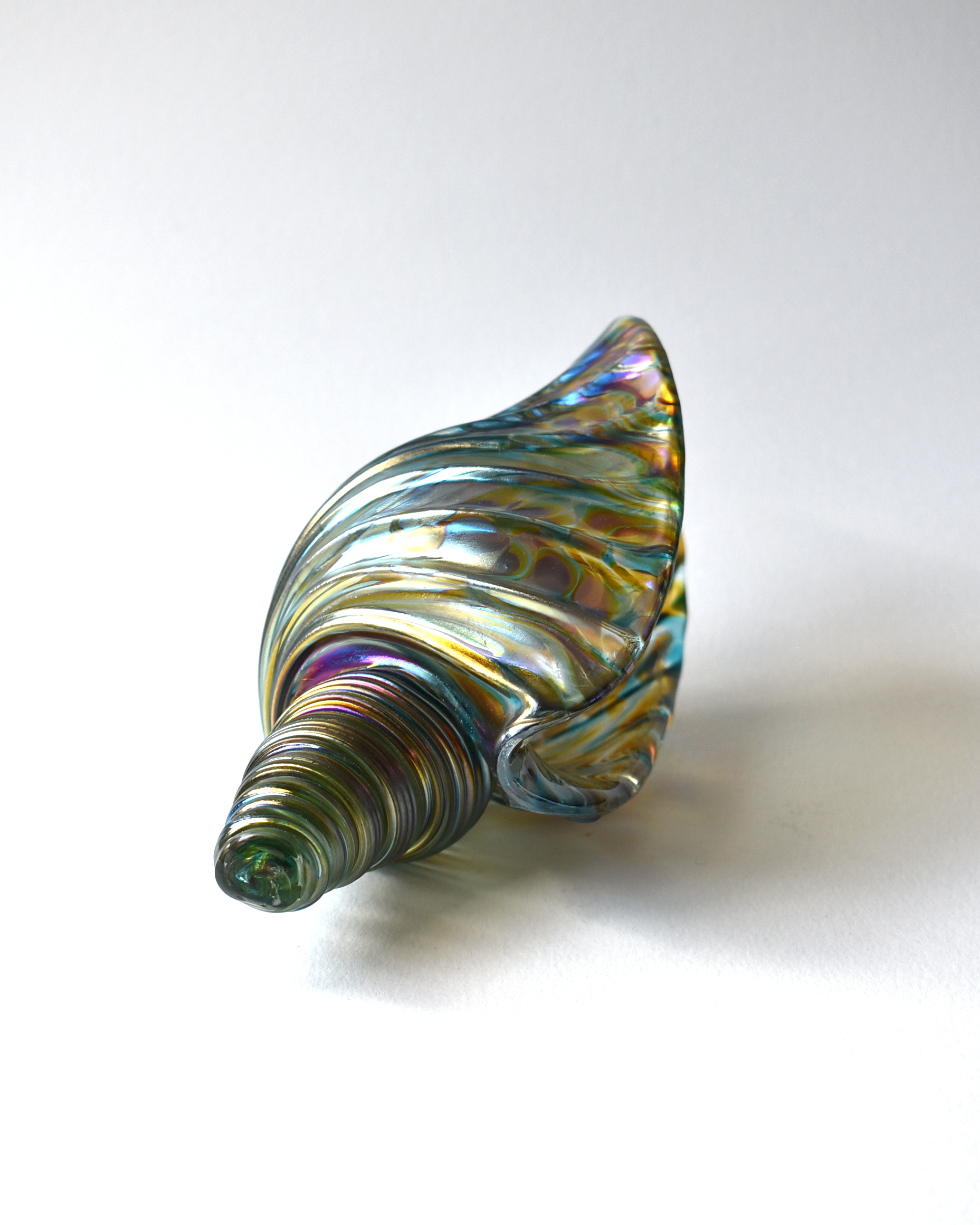 Blue Featherspray Glass Shell (L)
