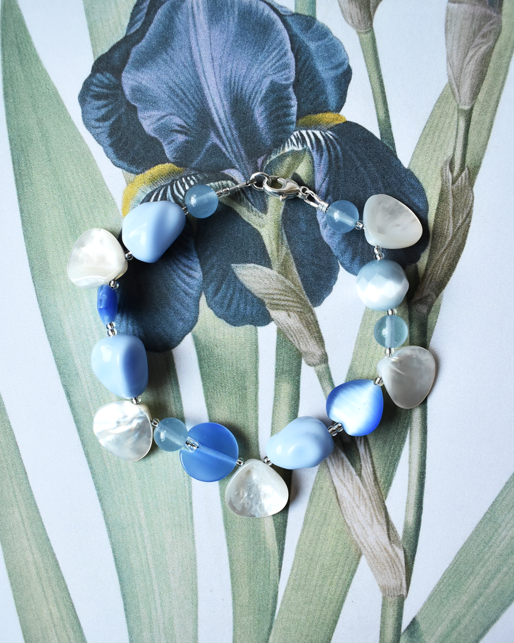 'Soft Blues' Mother of Pearl Bead Bracelet