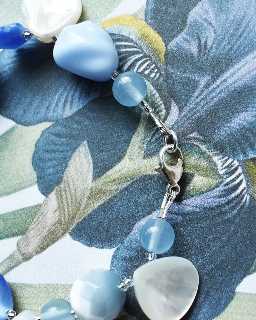 'Soft Blues' Mother of Pearl Bead Bracelet