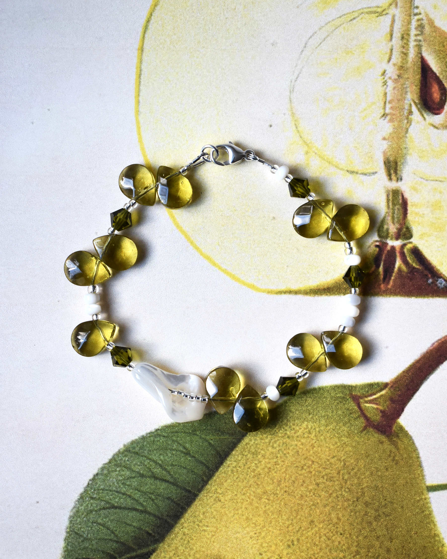 'Olive Green' Mother of Pearl Bead Bracelet