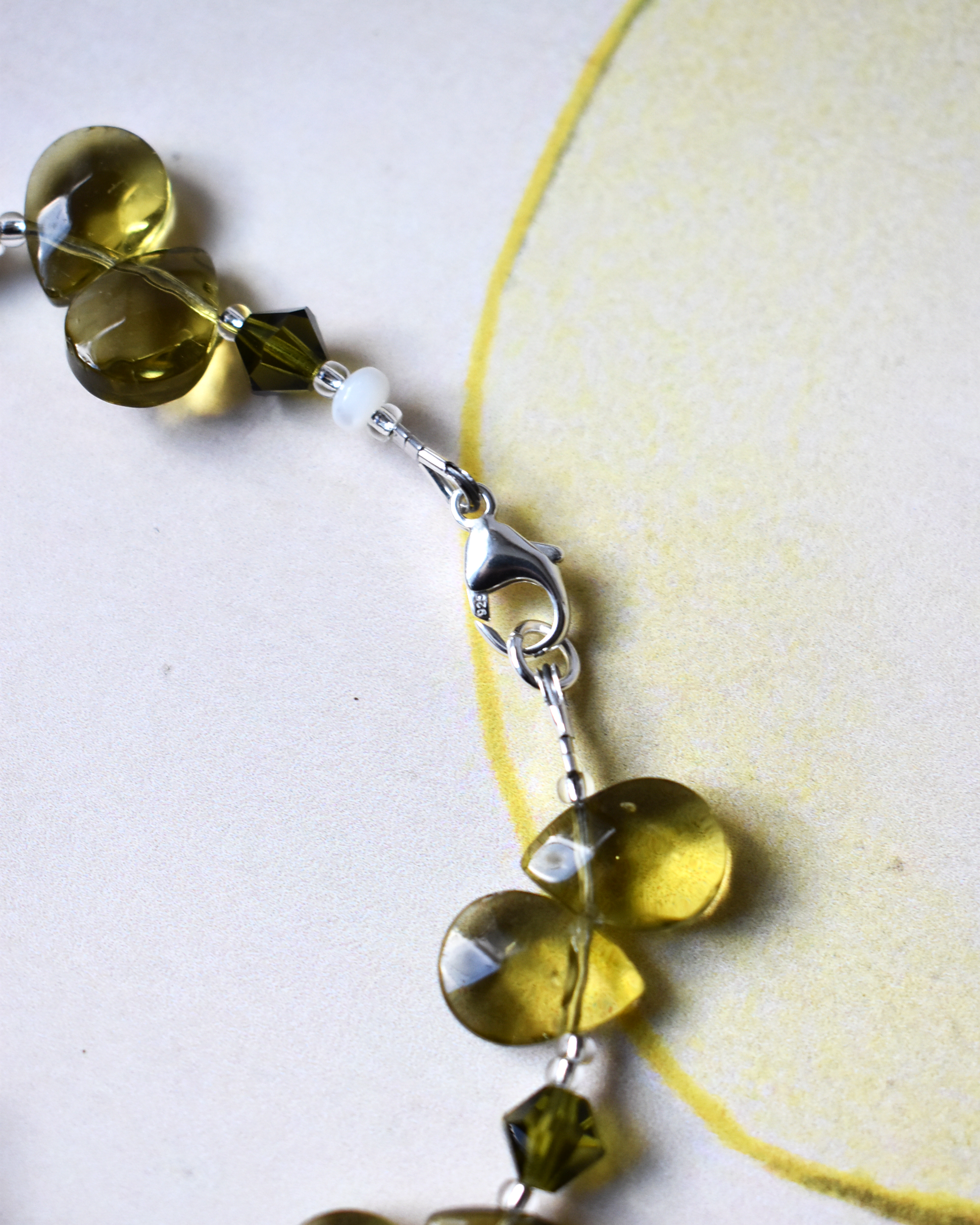 'Olive Green' Mother of Pearl Bead Bracelet
