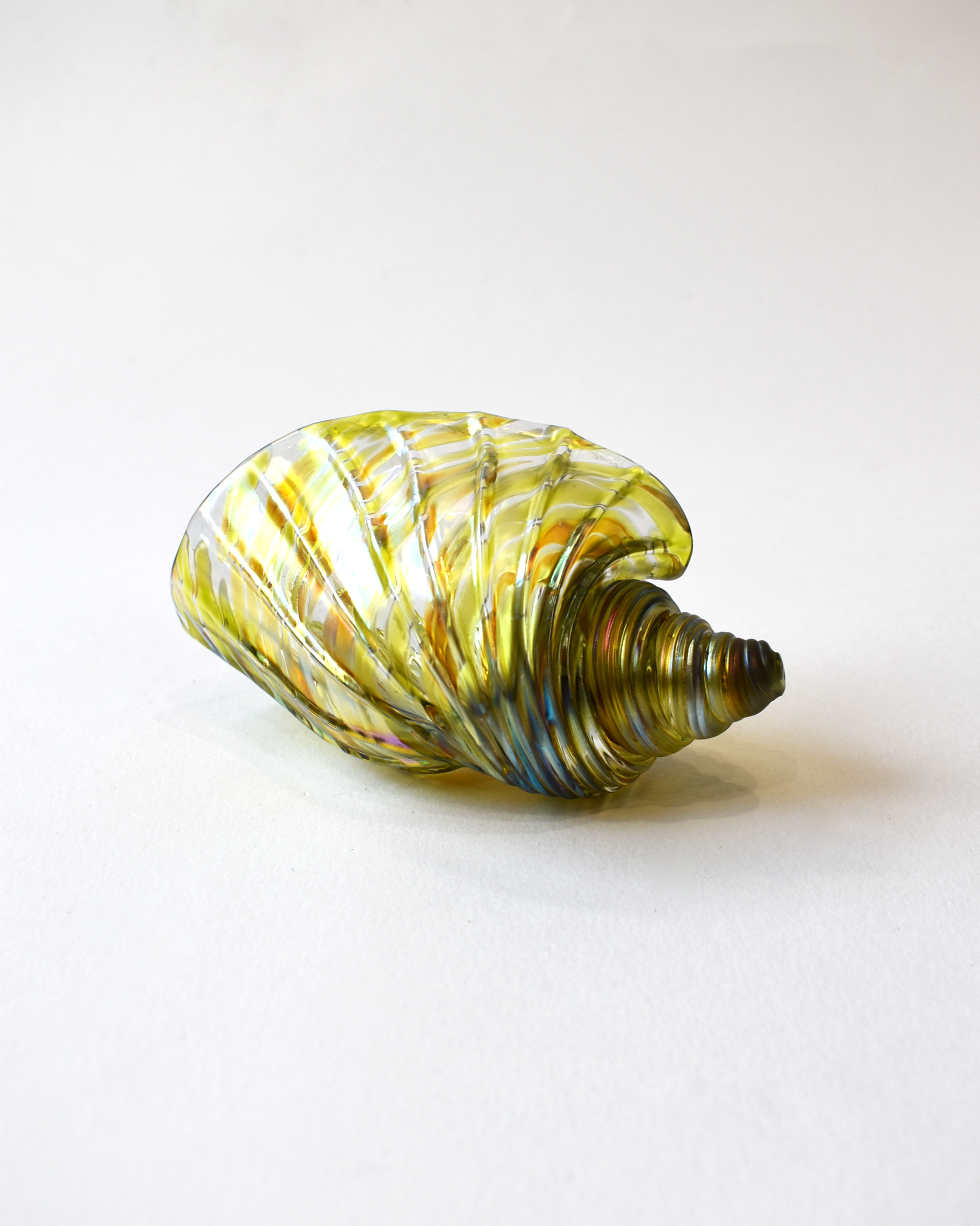 Lime Featherspray Glass Shell (S)