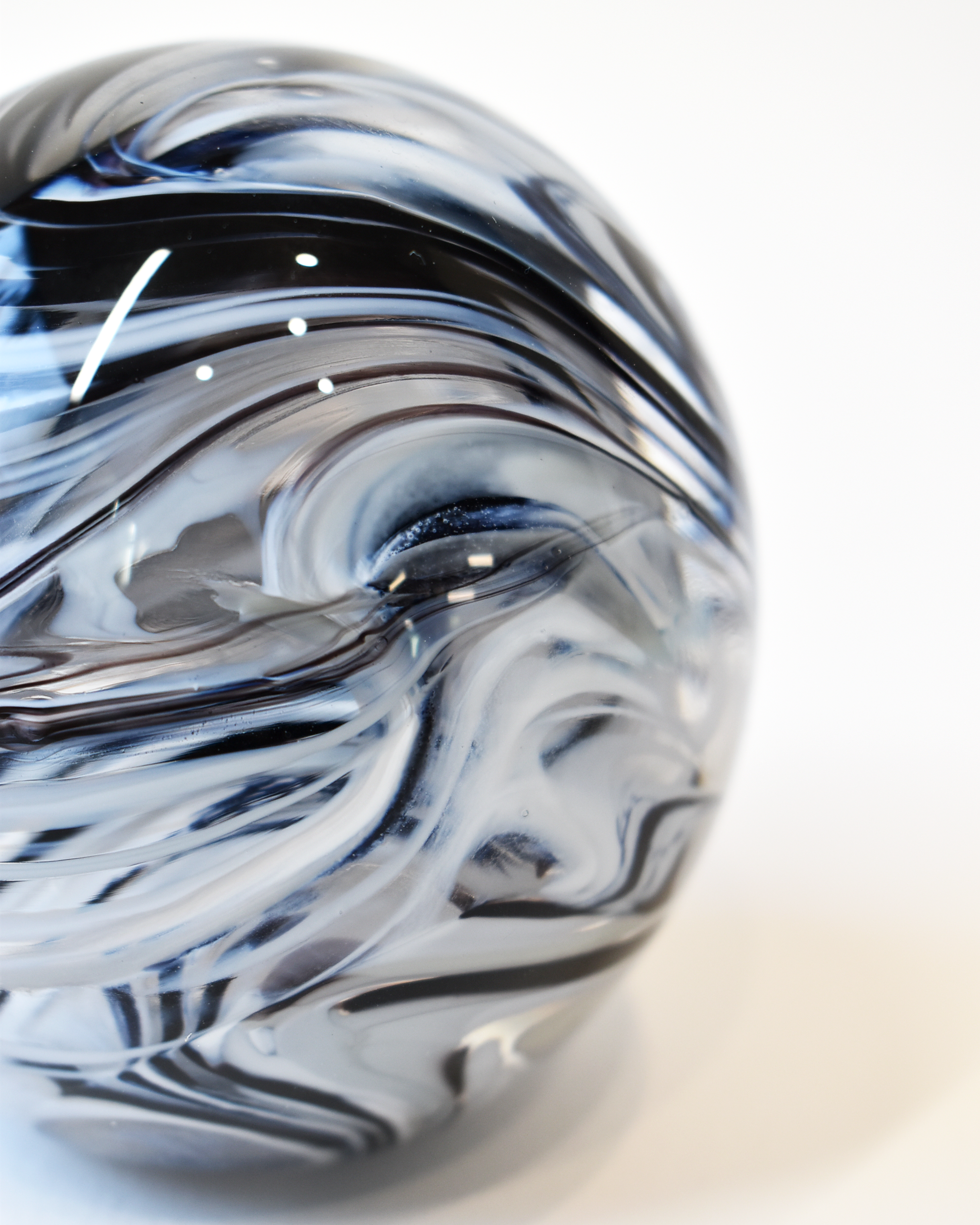 Monochrome Swirl Paperweight (L)