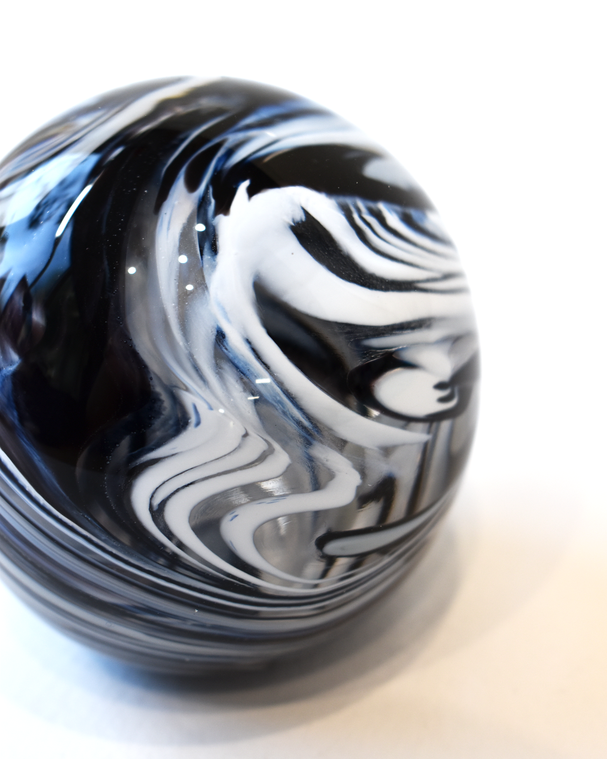 Monochrome Swirl Paperweight (S)