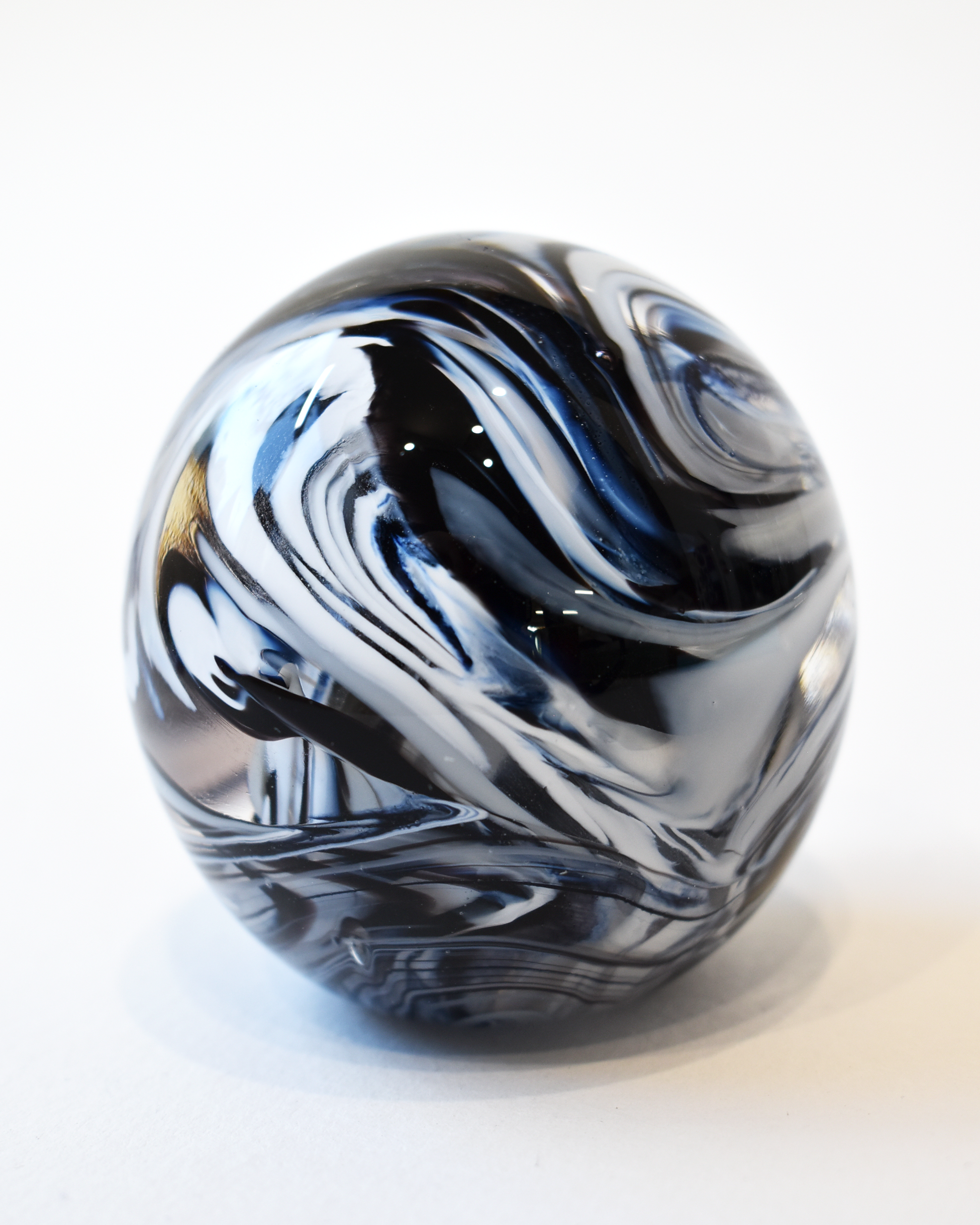 Monochrome Swirl Paperweight (S)