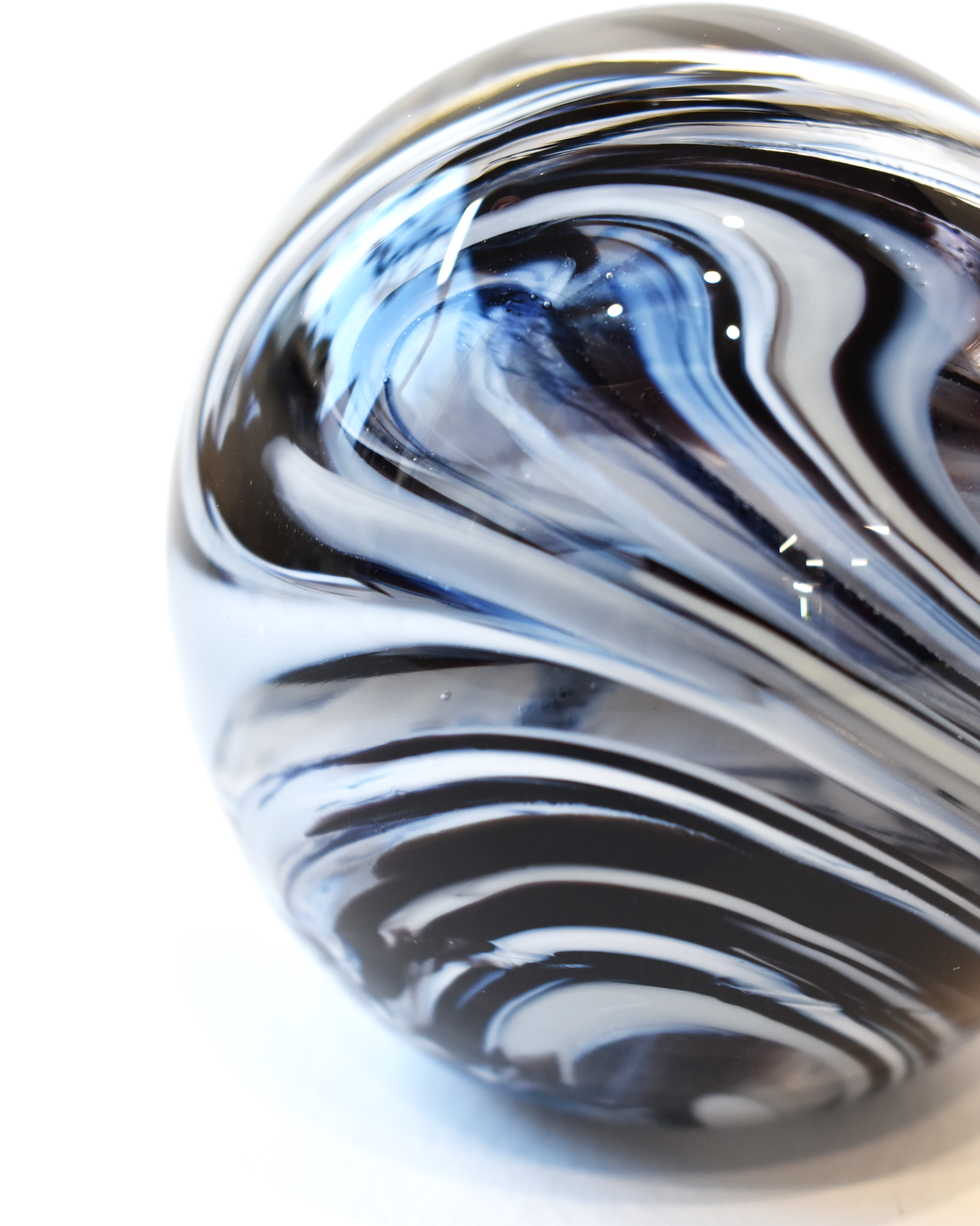 Monochrome Swirl Paperweight (S)
