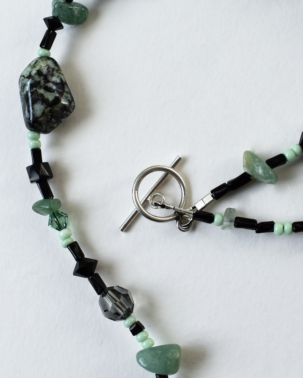 'Moss & Midnight' Agate Long Beaded Necklace