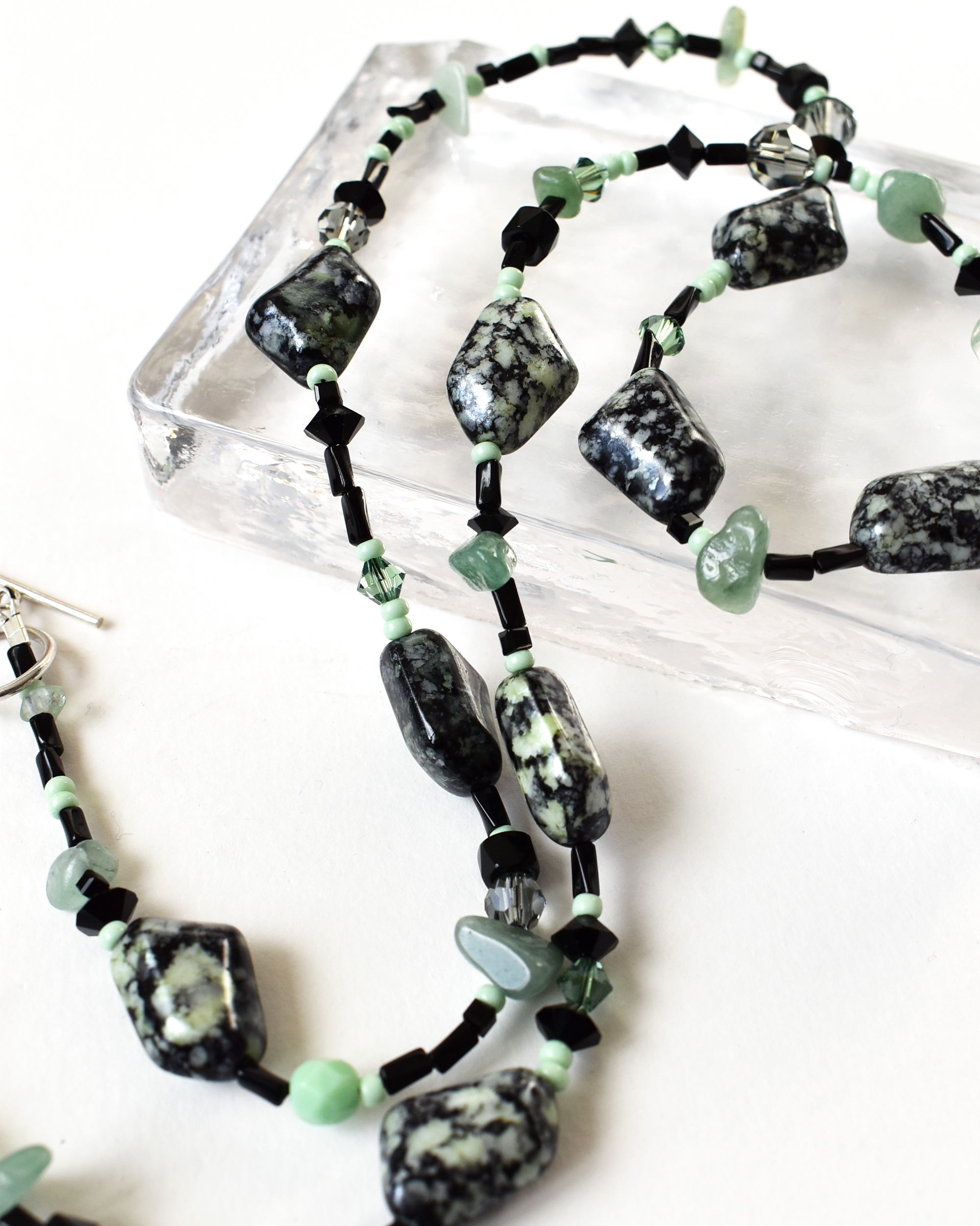 'Moss & Midnight' Agate Long Beaded Necklace