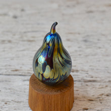 Load image into Gallery viewer, Featherspray Noir Glass Pear - Corley Studio Shop
