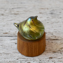 Load image into Gallery viewer, Featherspray Lime Glass Nesting Bird - Corley Studio Shop
