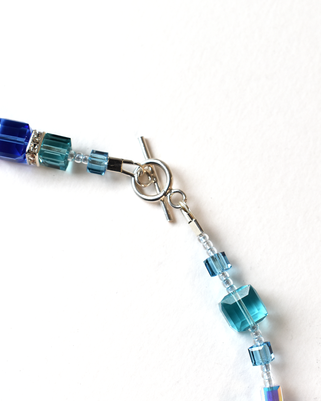 Shimmering Blue Cube Bead Crystal Necklace