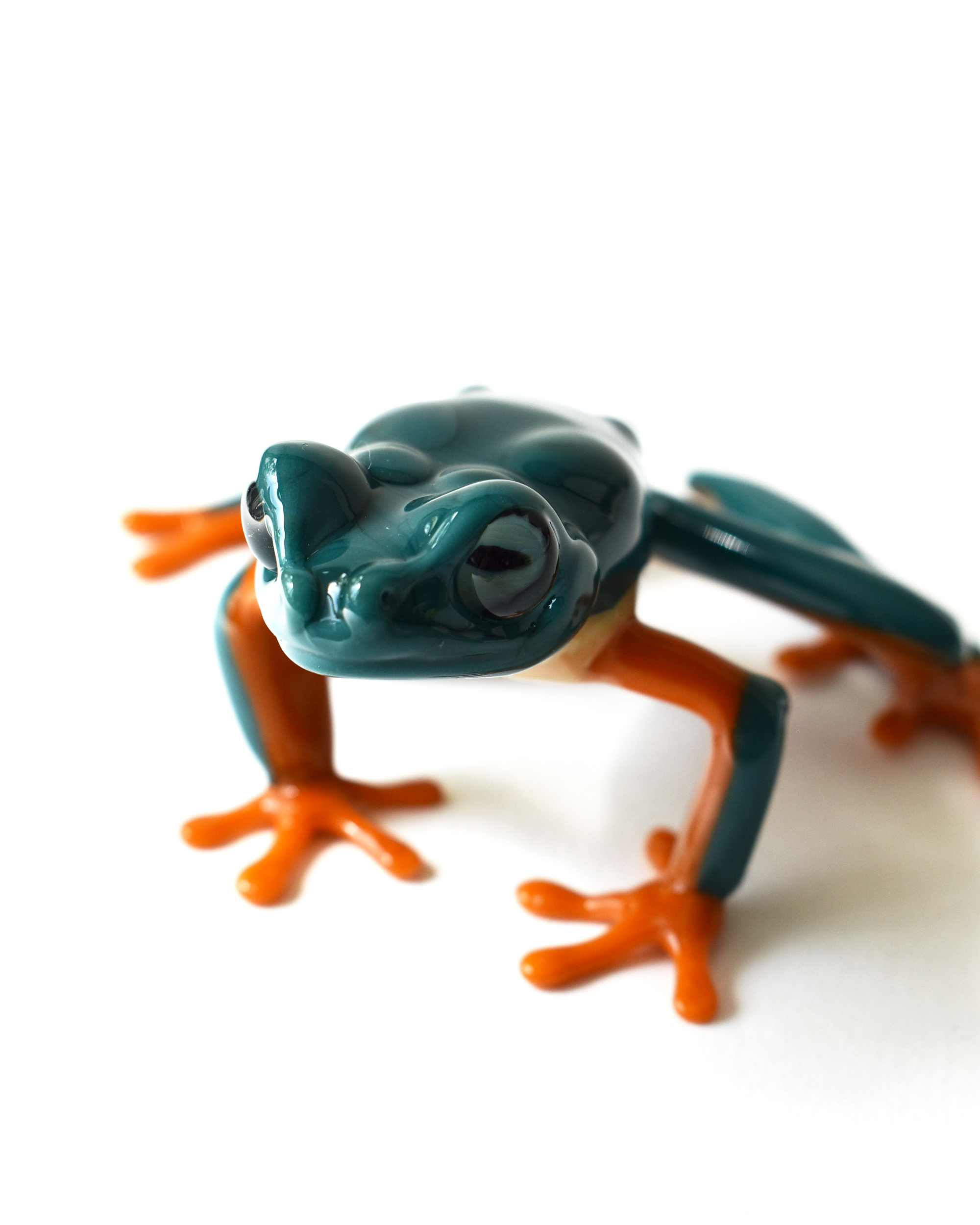 'Java Tree Frog' Lampwork Glass Sculpture