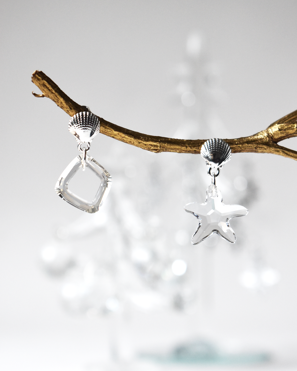 Mismatch Clear Crystal Seashell Earrings