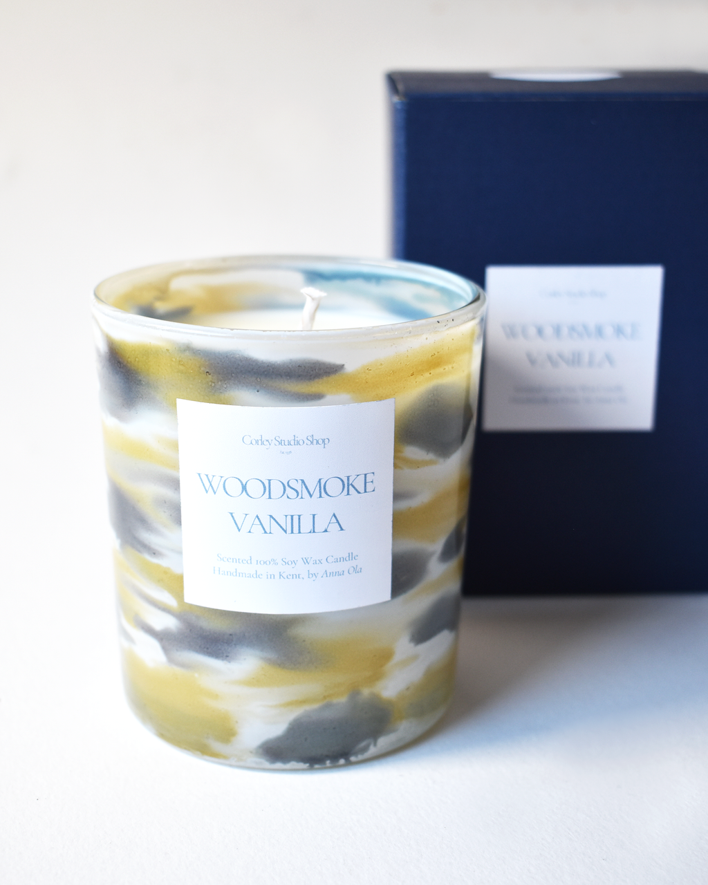 'Woodsmoke Vanilla' Golden Drift Candle