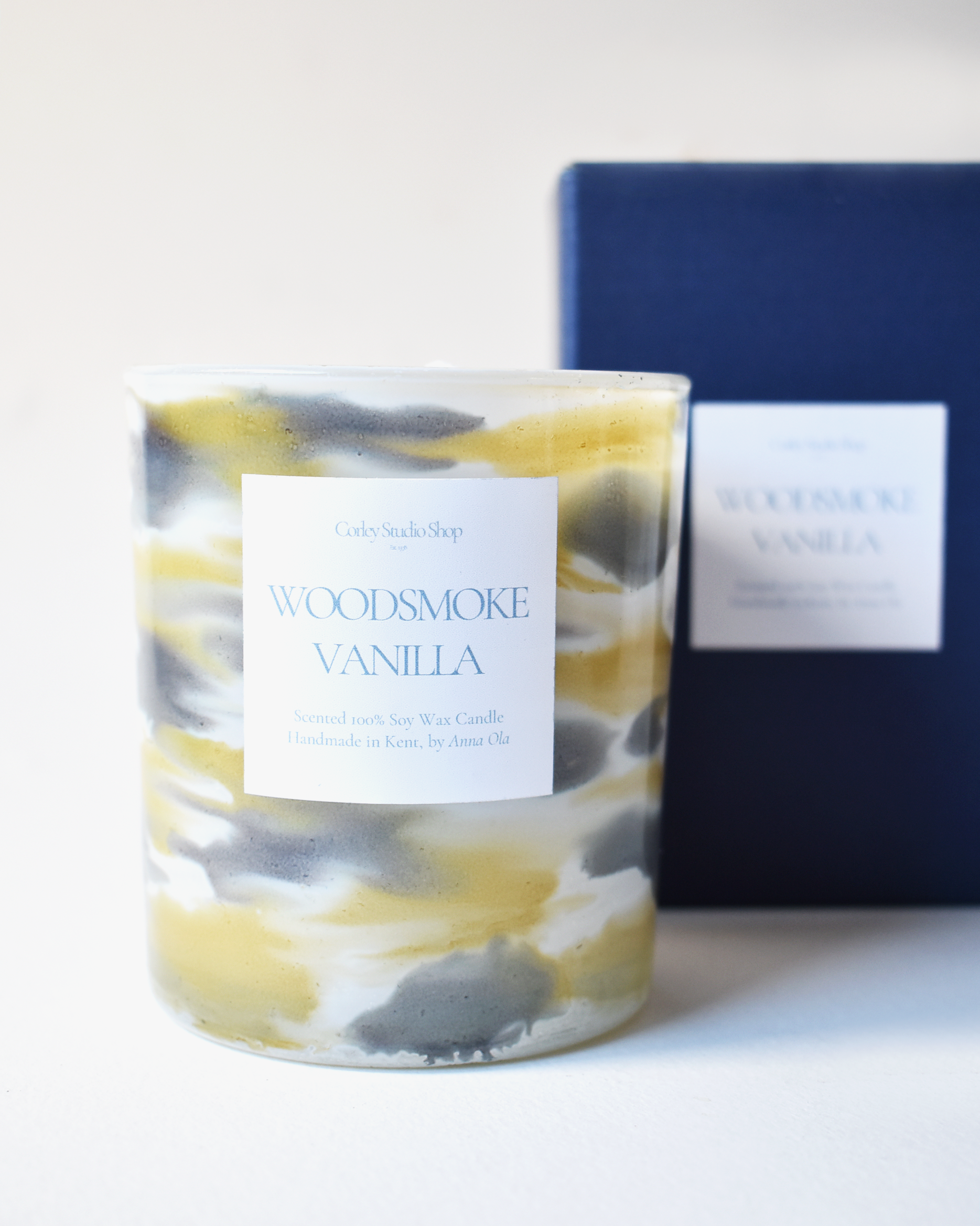 'Woodsmoke Vanilla' Golden Drift Candle