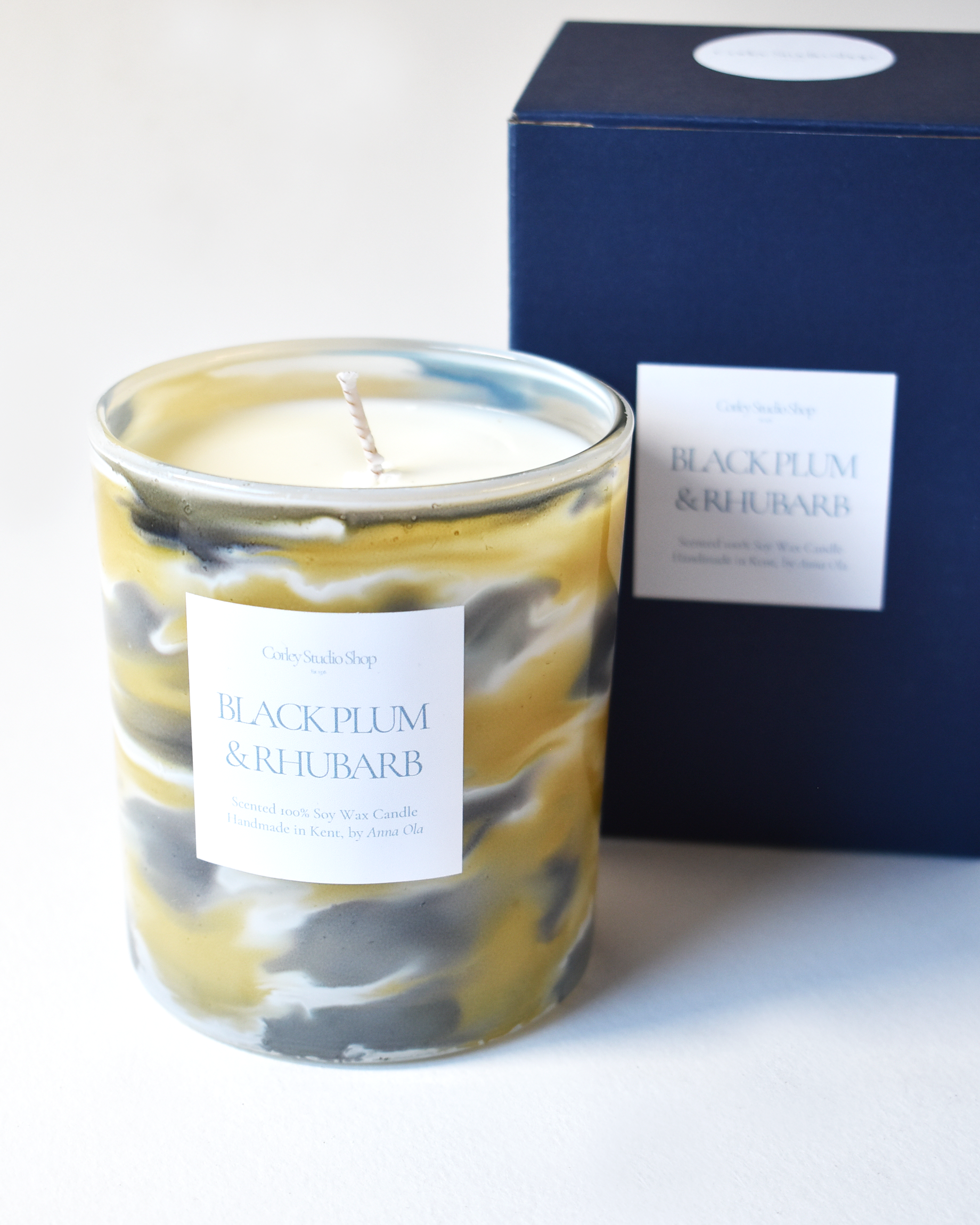 'Black Plum & Rhubarb' Golden Drift Candle