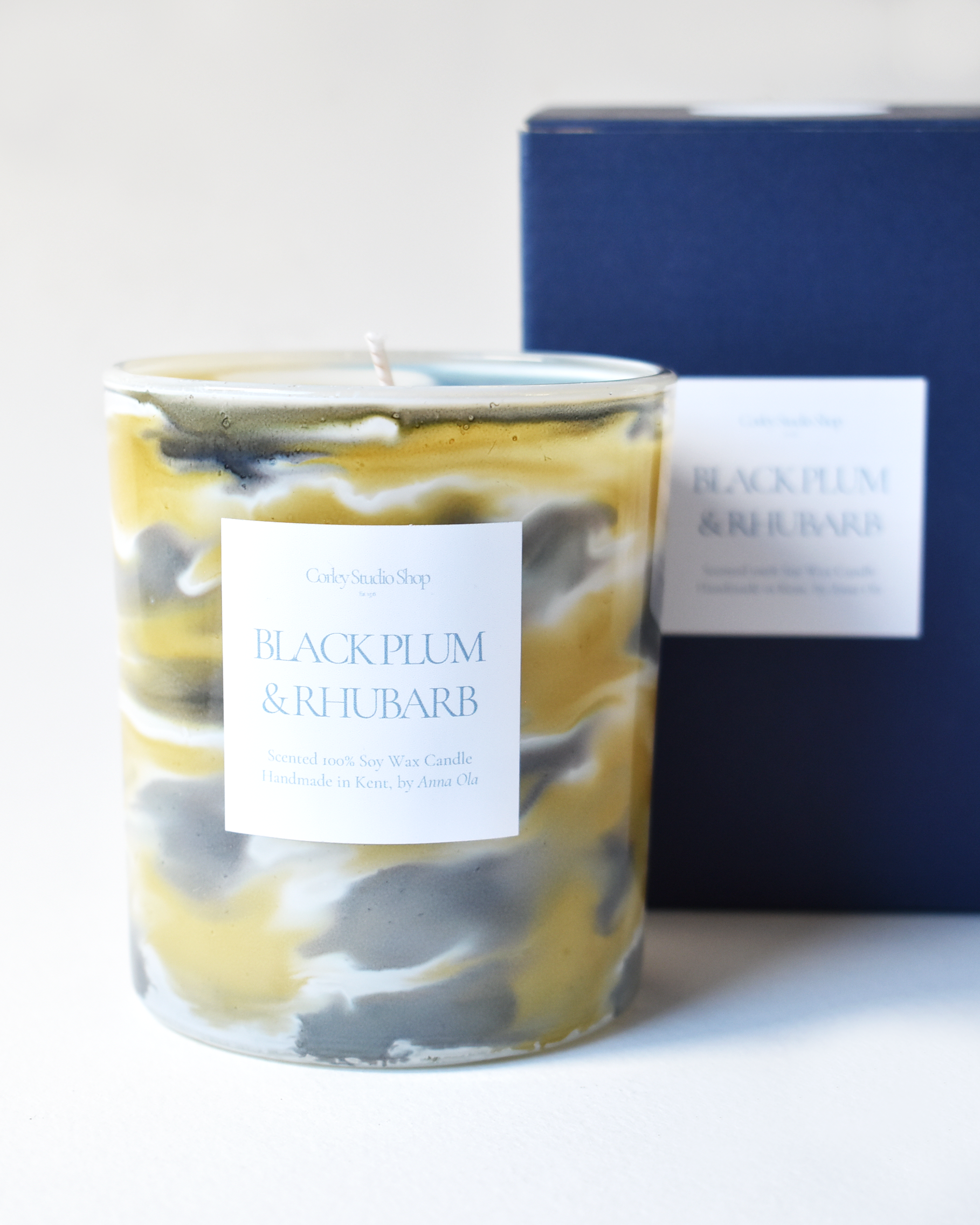 'Black Plum & Rhubarb' Golden Drift Candle