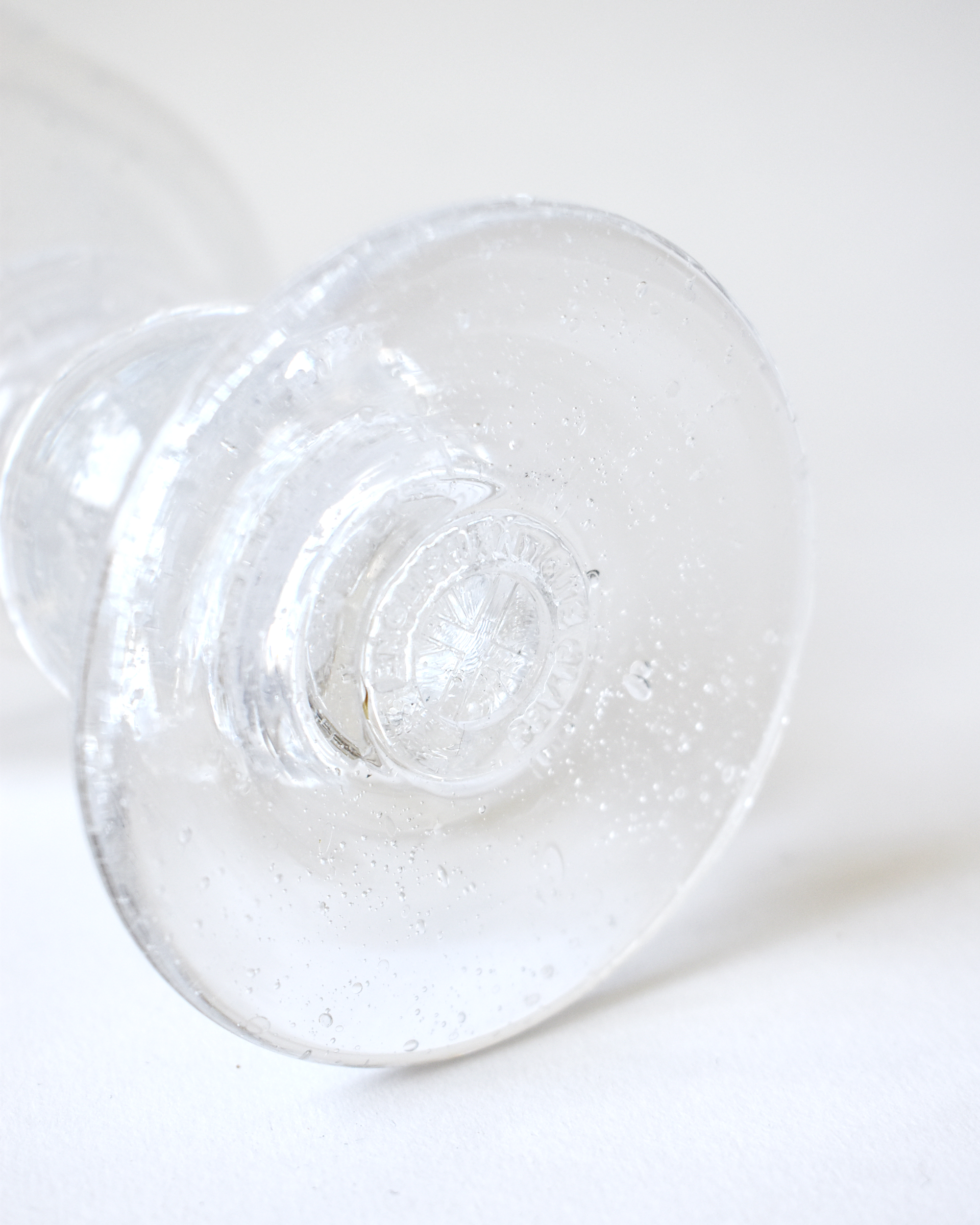Mouthblown Clear Seedy 'Heritage' Elegant Wine Glass