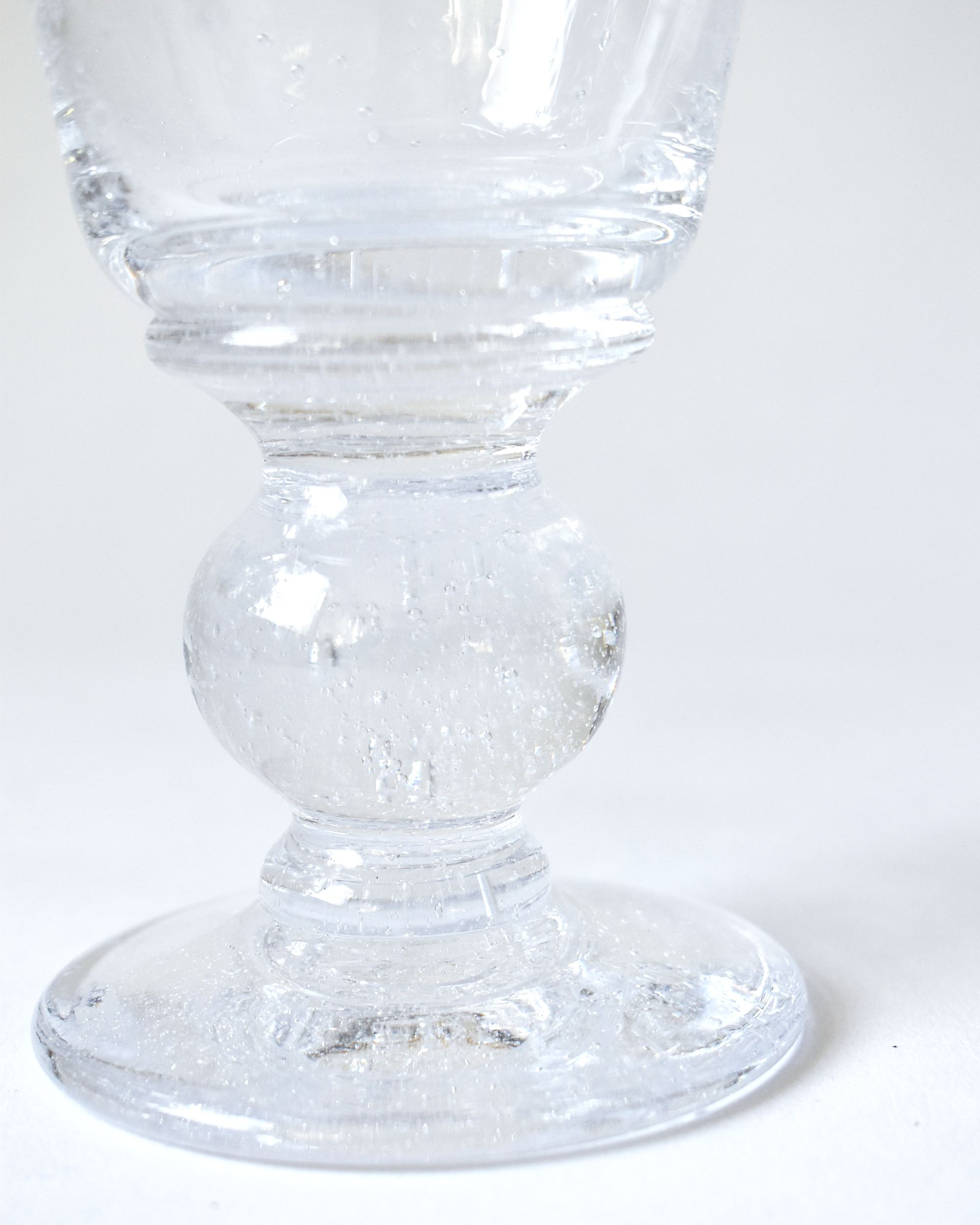 Mouthblown Clear Seedy 'Heritage' Elegant Wine Glass