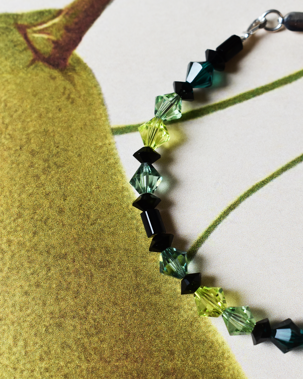 'Evergreen Glow' Bead Bracelet