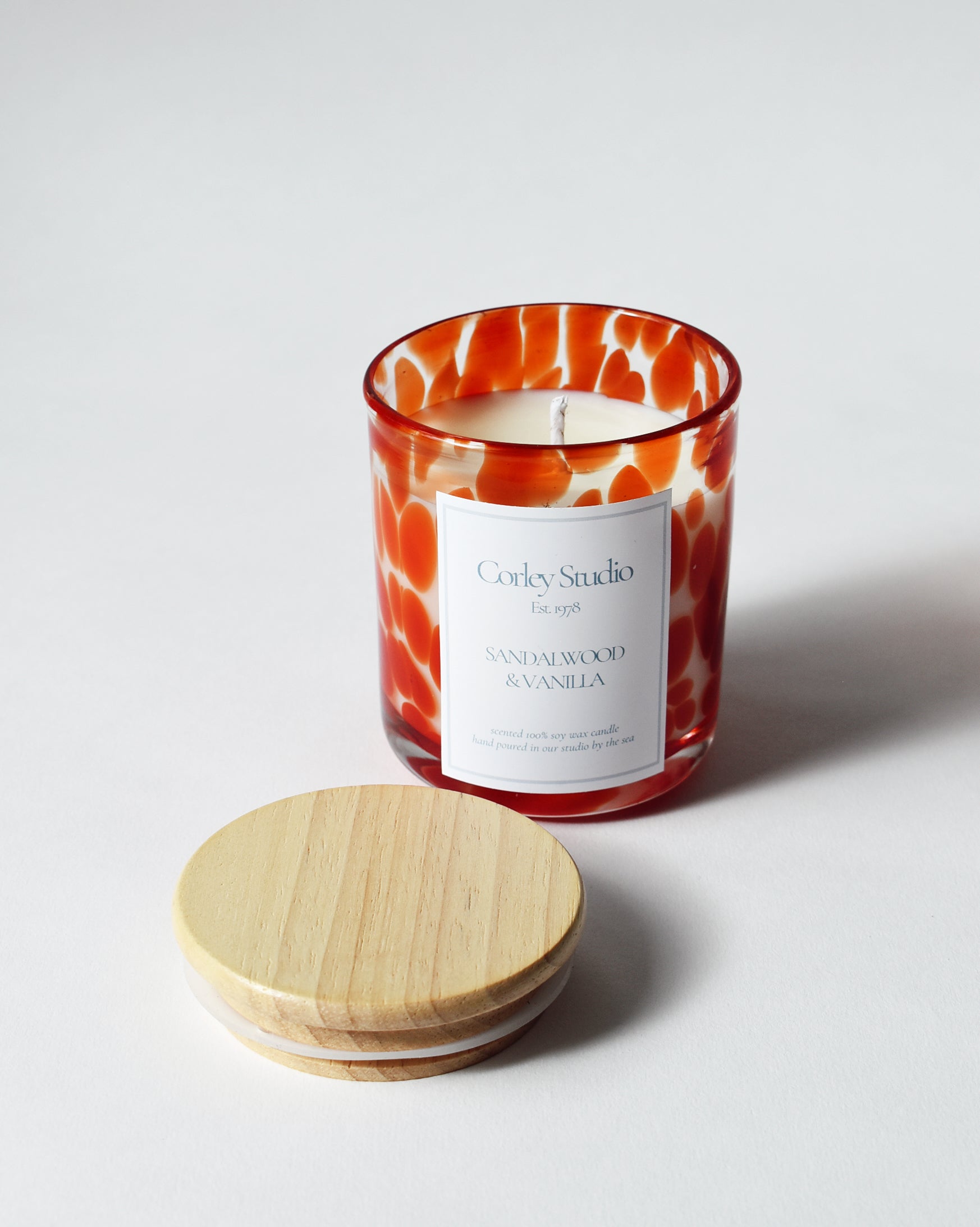 'Sandalwood & Vanilla' Scented Glass Candle (S)