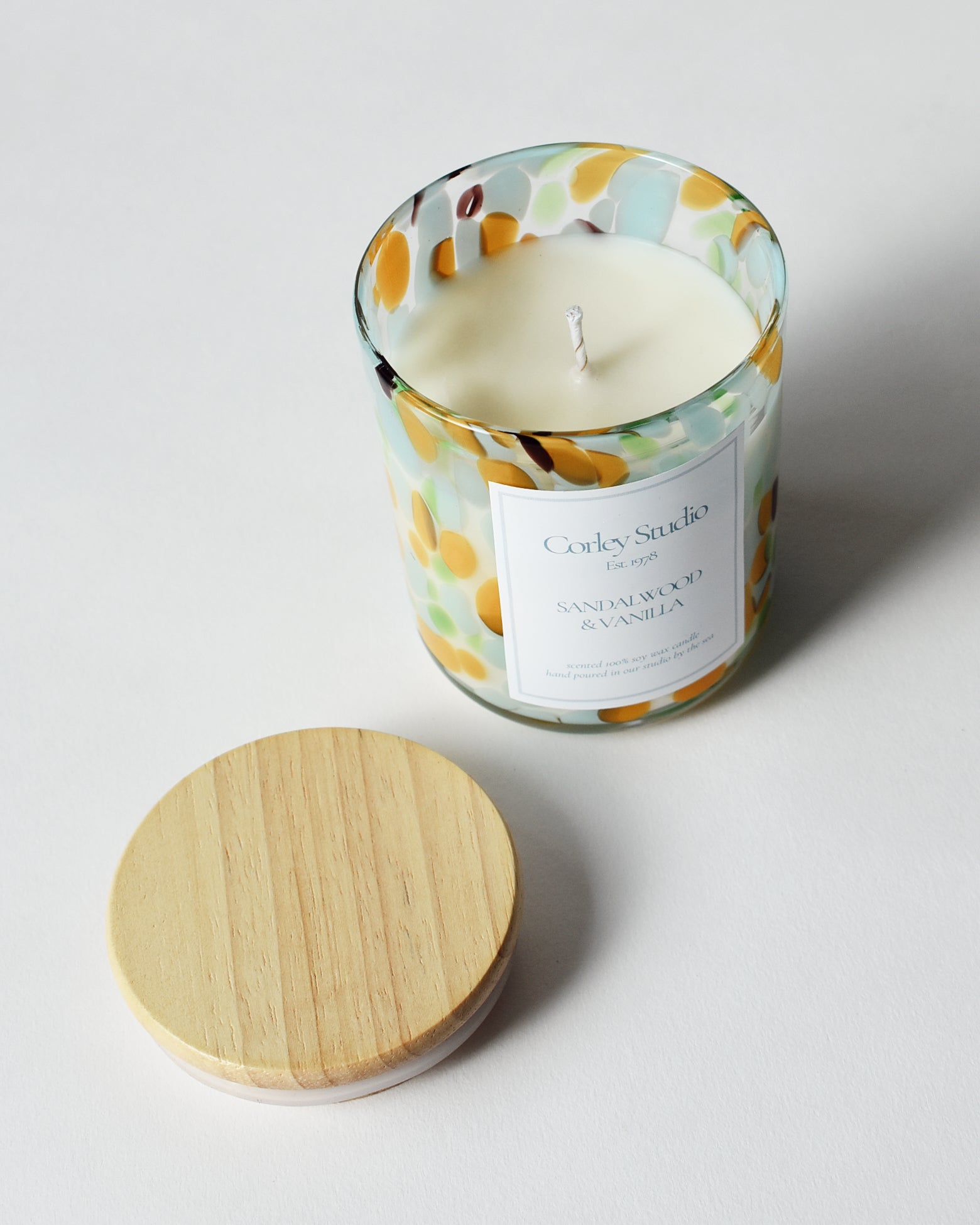 'Sandalwood & Vanilla' Scented Glass Candle (S)