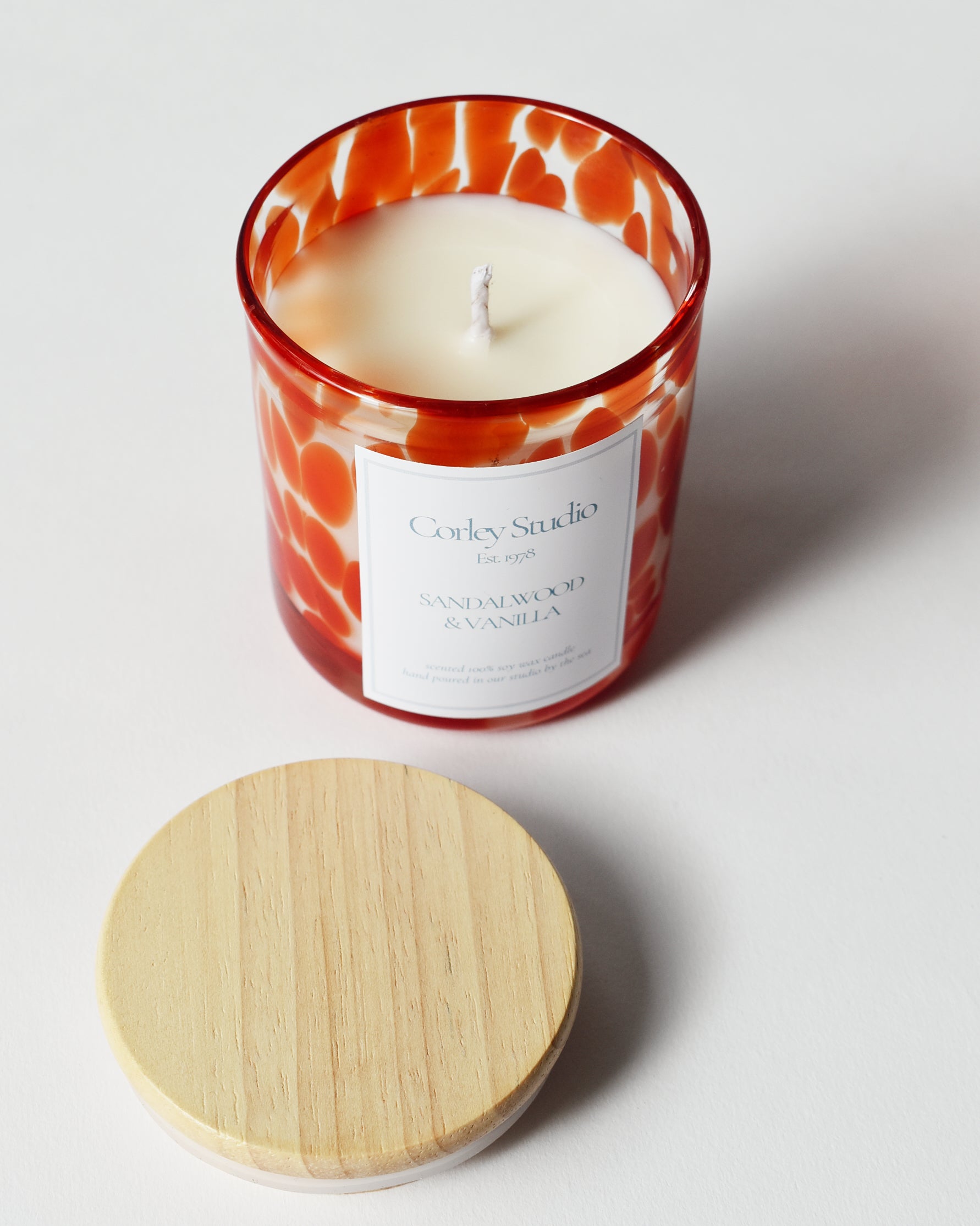 'Sandalwood & Vanilla' Scented Glass Candle (S)