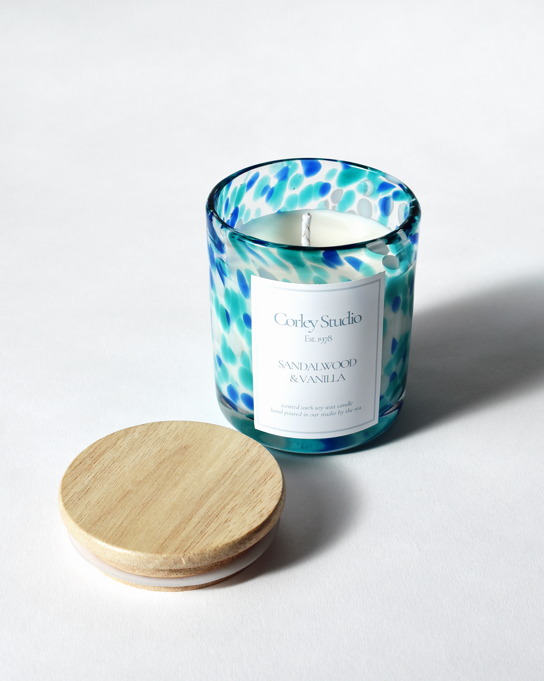 'Sandalwood & Vanilla' Scented Glass Candle (S)