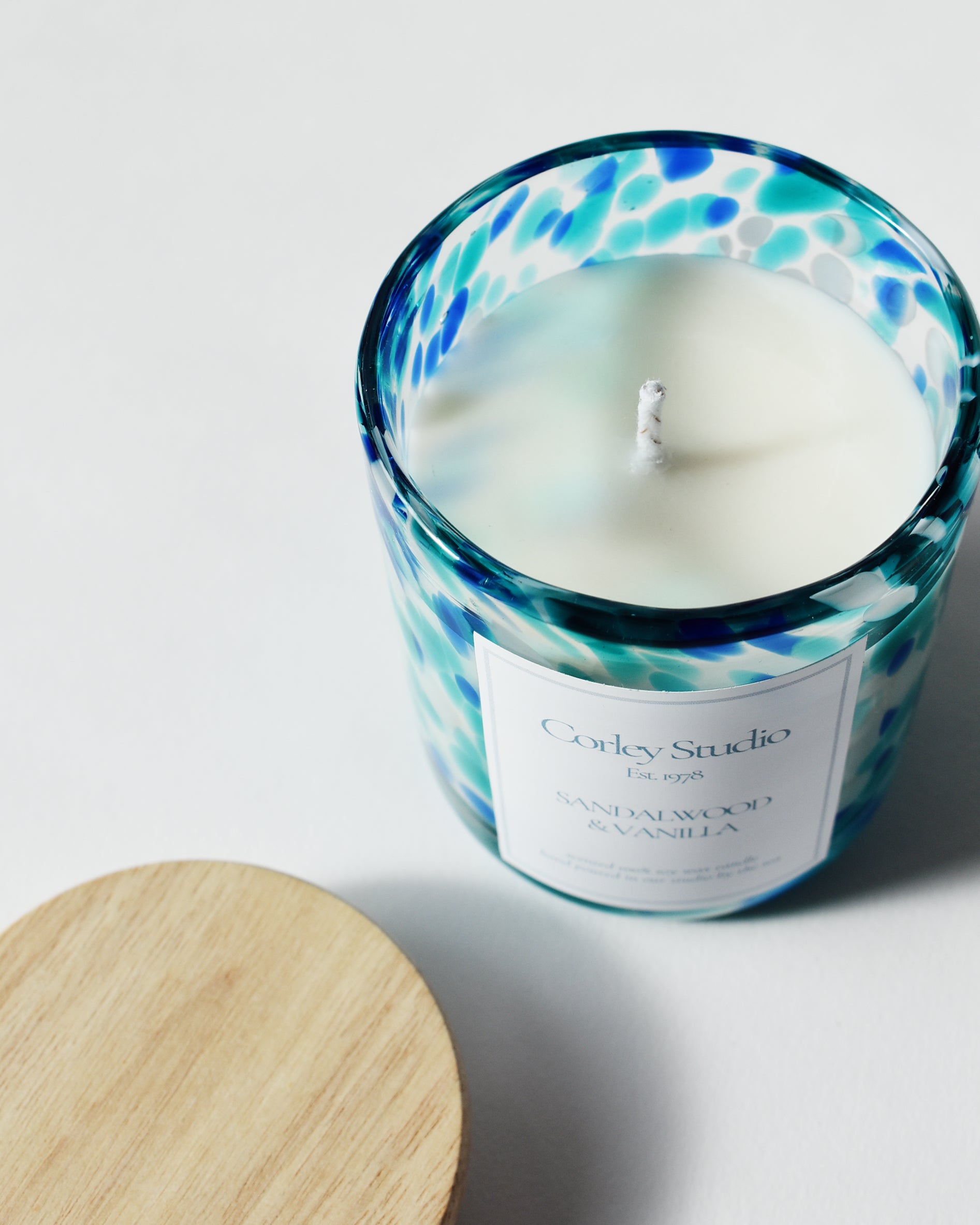 'Sandalwood & Vanilla' Scented Glass Candle (S)