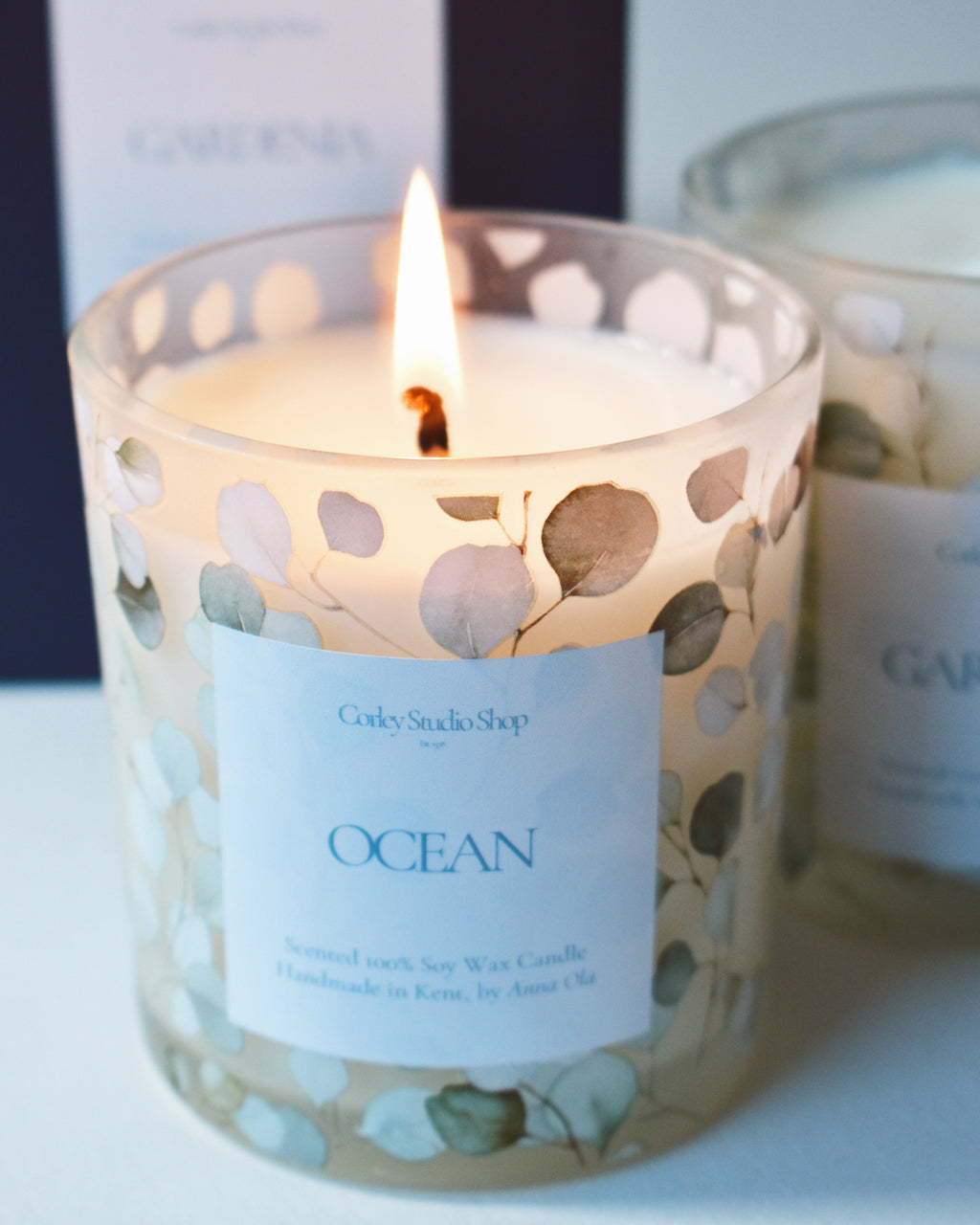 'Black Plum & Rhubarb' Coastal Leaf Candle