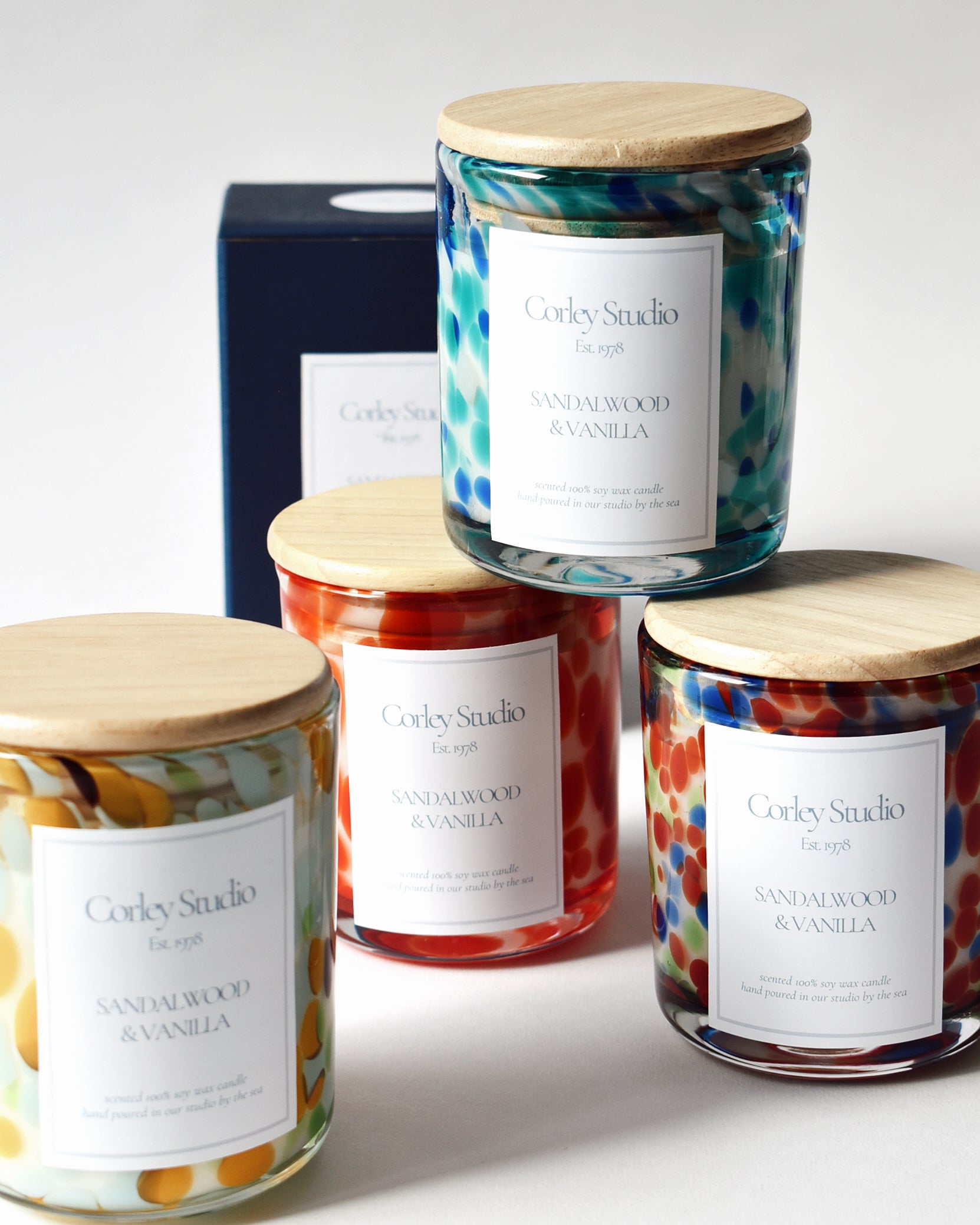 'Sandalwood & Vanilla' Scented Glass Candle (S)